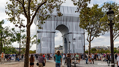 Arc de triomphe empaqueté de Christo et Jeanne-Claude -Place de l'étoile,  Paris